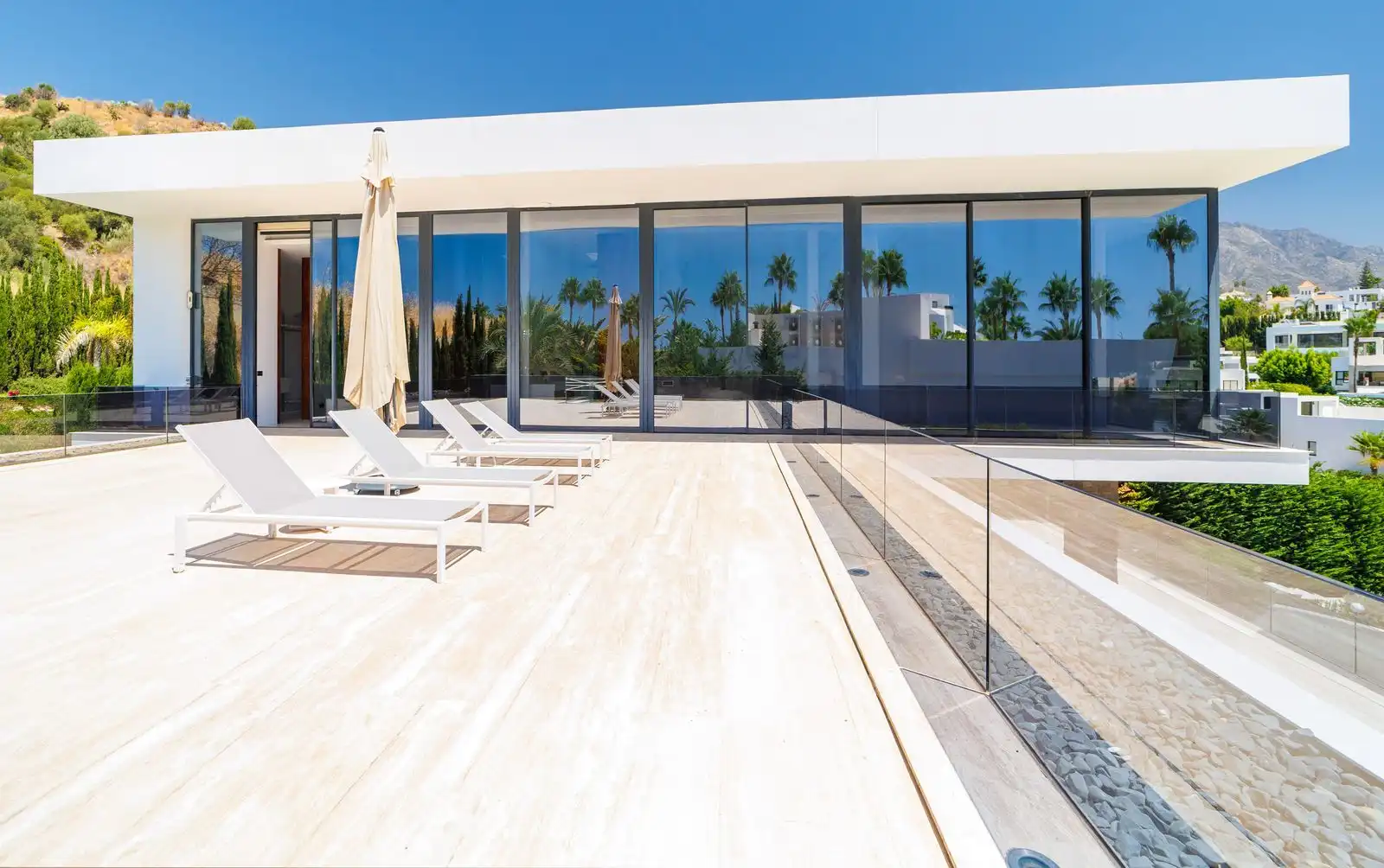 Terrasse von Haus oder Chalet zur Miete in Marbella mit Klimaanlage, Privatgarten und Terrasse