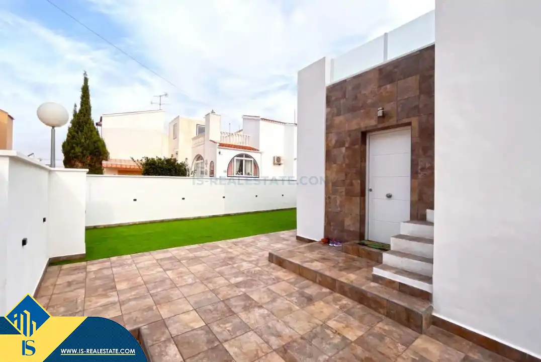 Detached house with garden for sale in Orihuela Costa, imagen 3