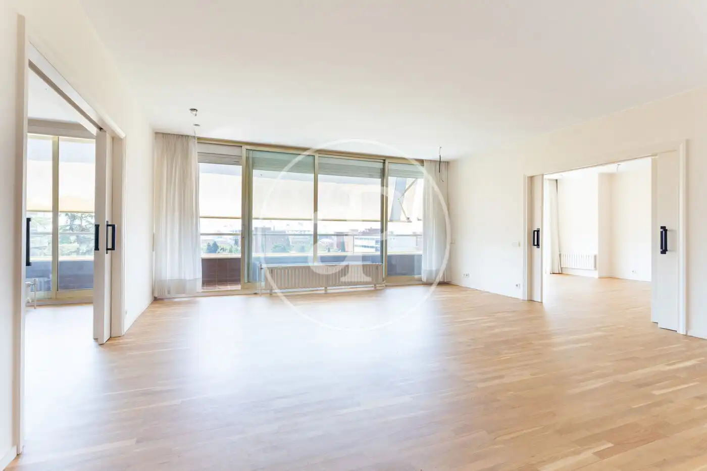 Living room of Flat for rent in Barcelona  with Air Conditioner, Heating and Private garden