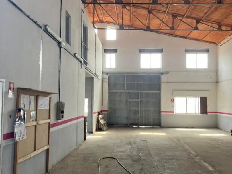 Commercial properties for rent in Villaturiel