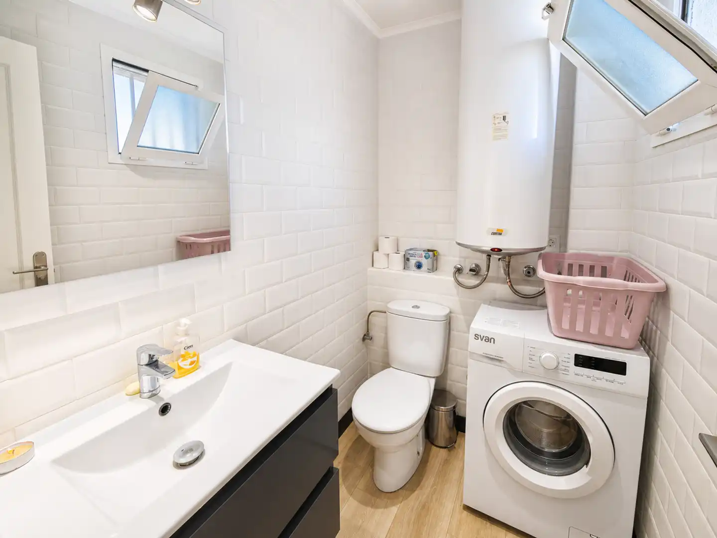 Bathroom of Ground floor for sale in Manilva  with Air Conditioner, Terrace and Swimming Pool