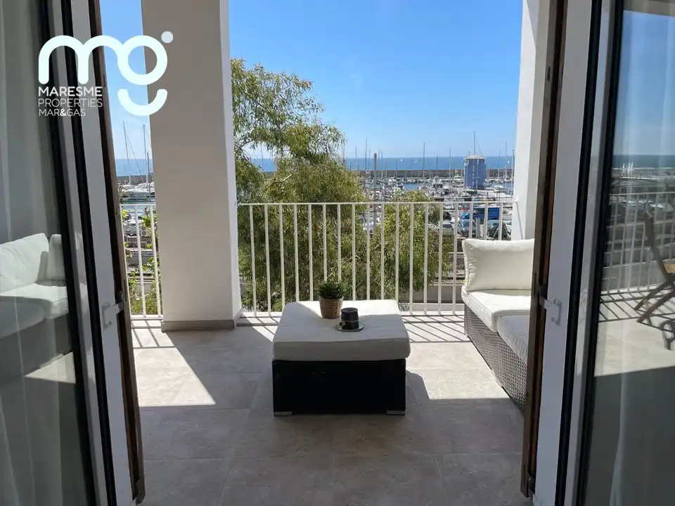 Terrace of Flat for rent in El Masnou  with Air Conditioner, Heating and Parquet flooring
