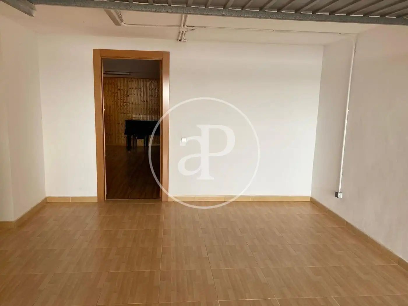 Dúplex de lloguer en La Pobla de Vallbona amb Aire condicionat, Calefacció i Jardí privat