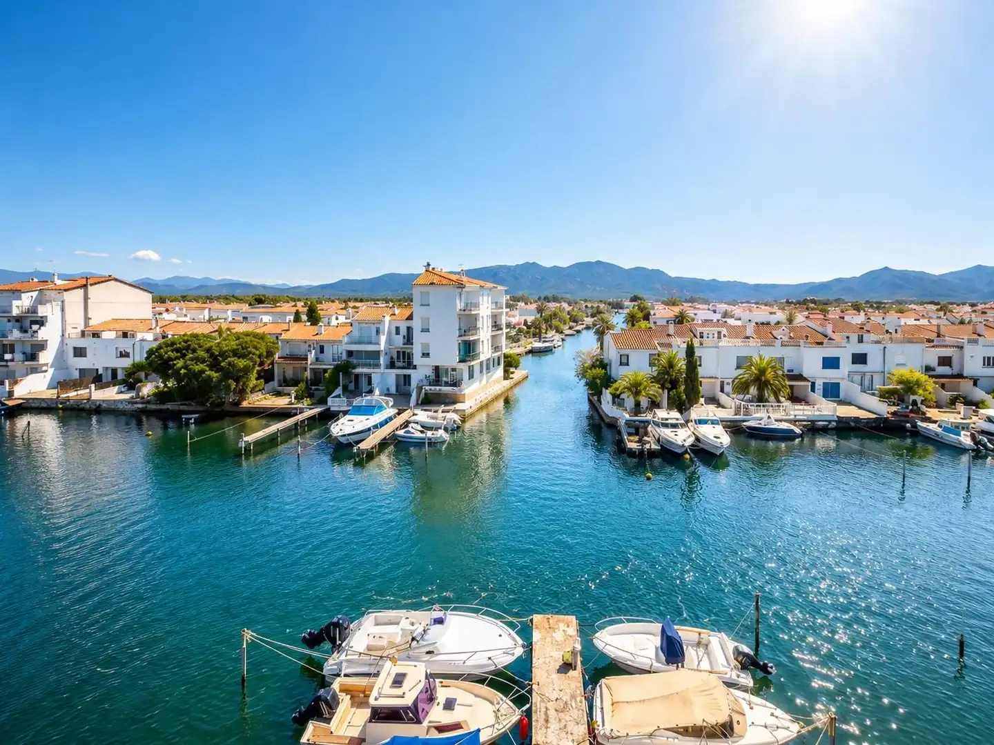 Exterior view of Attic for sale in Empuriabrava  with Air Conditioner, Heating and Terrace