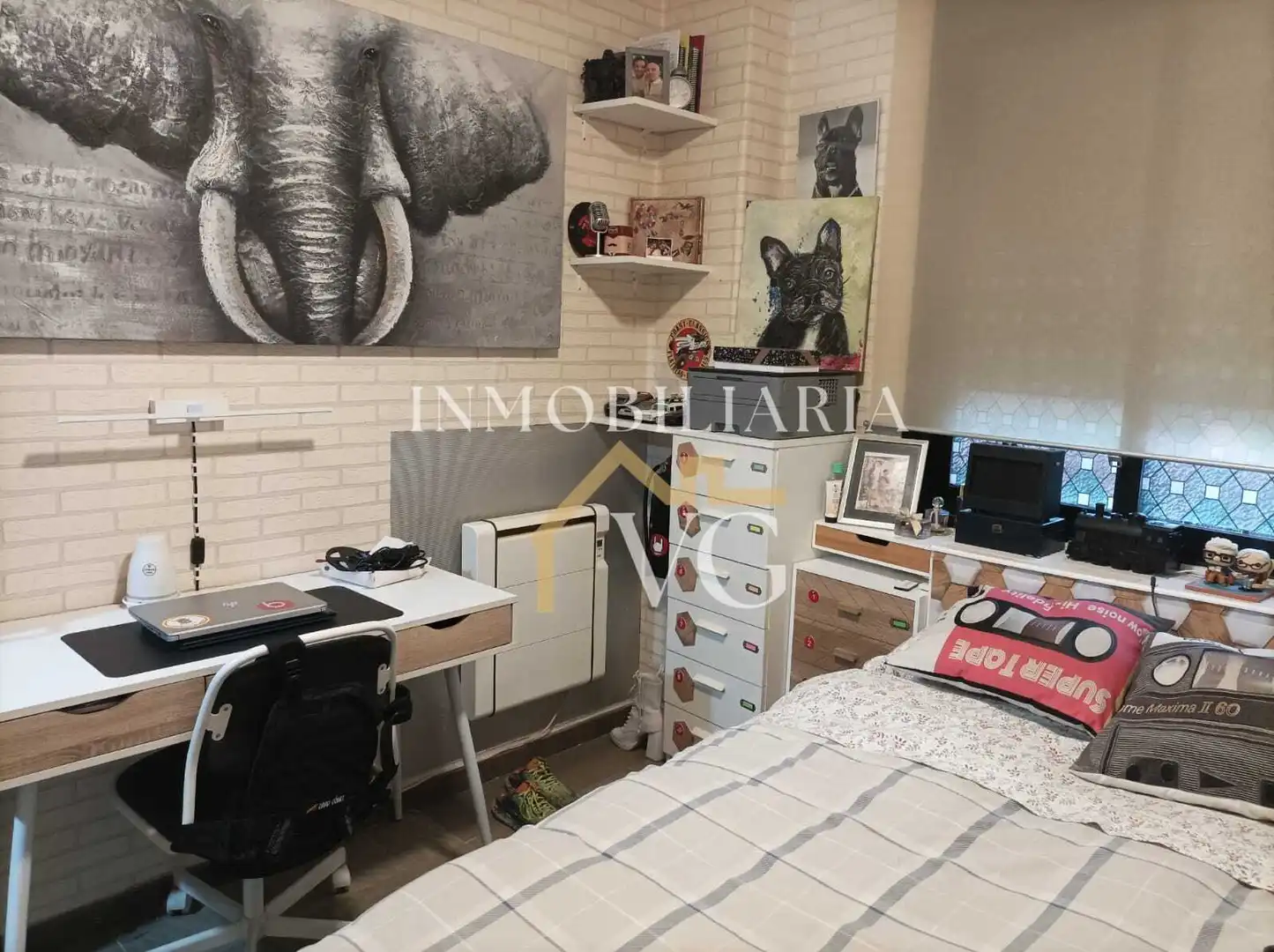 Habitación de Apartamento en venta en Guillena con Aire acondicionado, Piscina y Piscina comunitaria