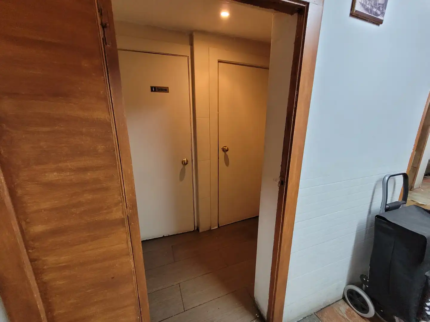 Business premises for transfer in Ciutat Vella, imagen 5