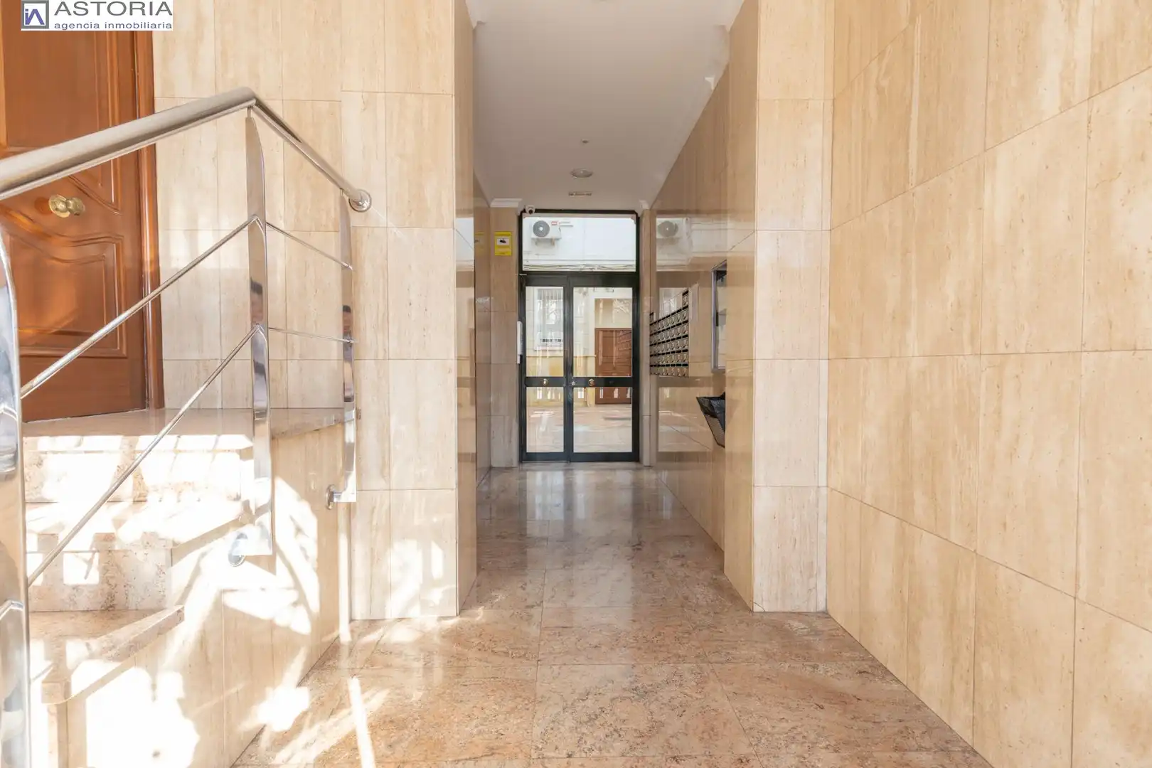 Wohnung zum Verkauf in Granada mit Klimaanlage und Heizung
