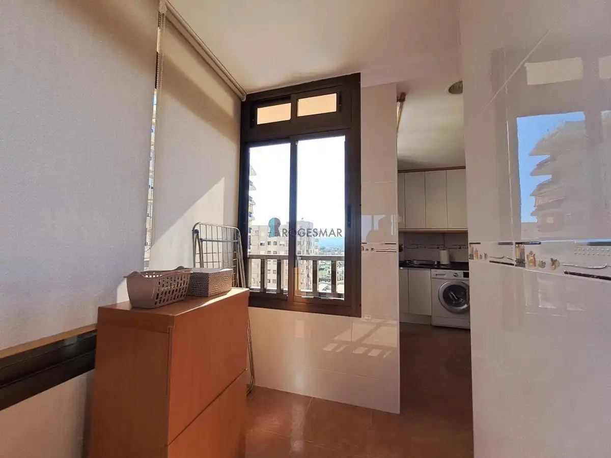 Dormitori de Apartament en venda en Benicasim / Benicàssim amb Terrassa, Traster i Piscina comunitària