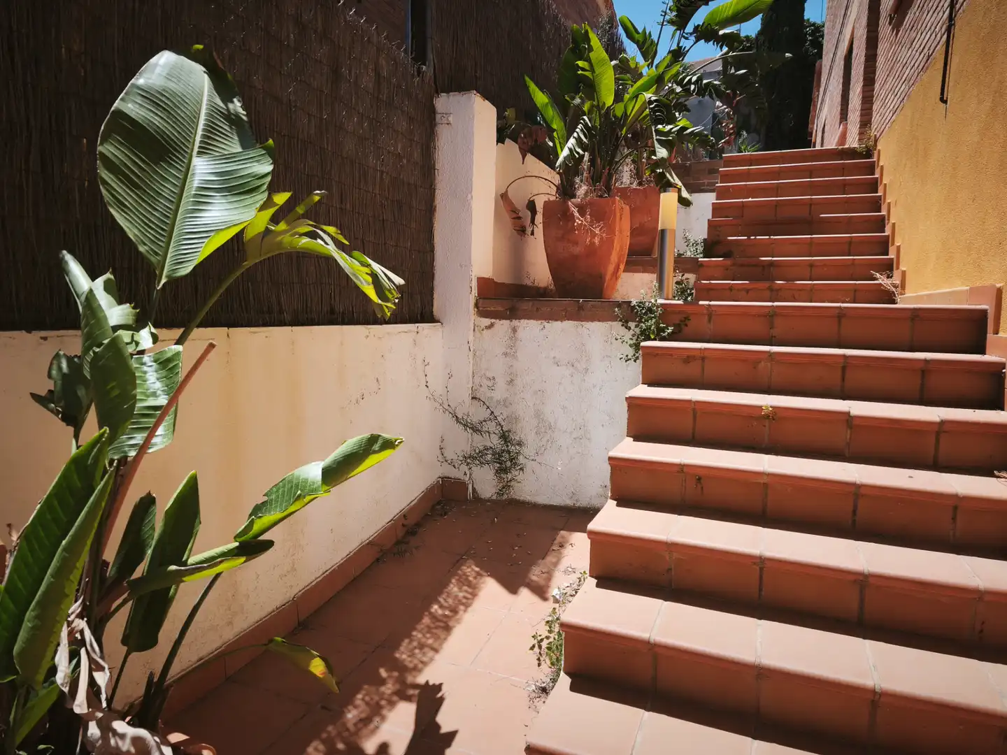 Vista exterior de Casa adosada en venda en Calafell amb Aire condicionat, Calefacció i Jardí privat