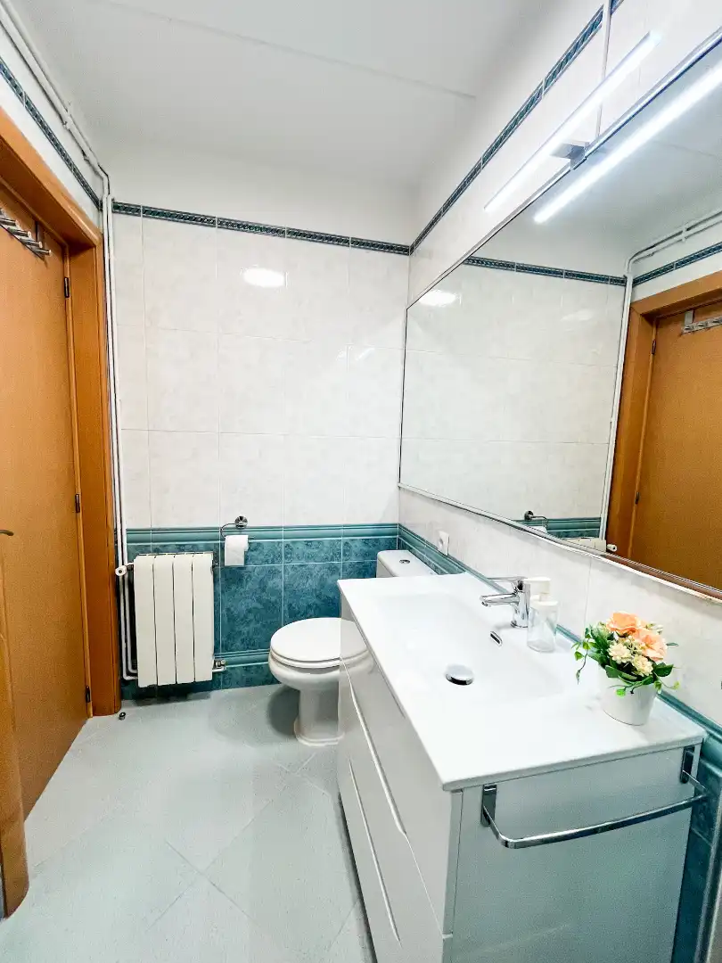 Baño de Piso de alquiler en Cerdanyola del Vallès con Calefacción, Amueblado y Horno