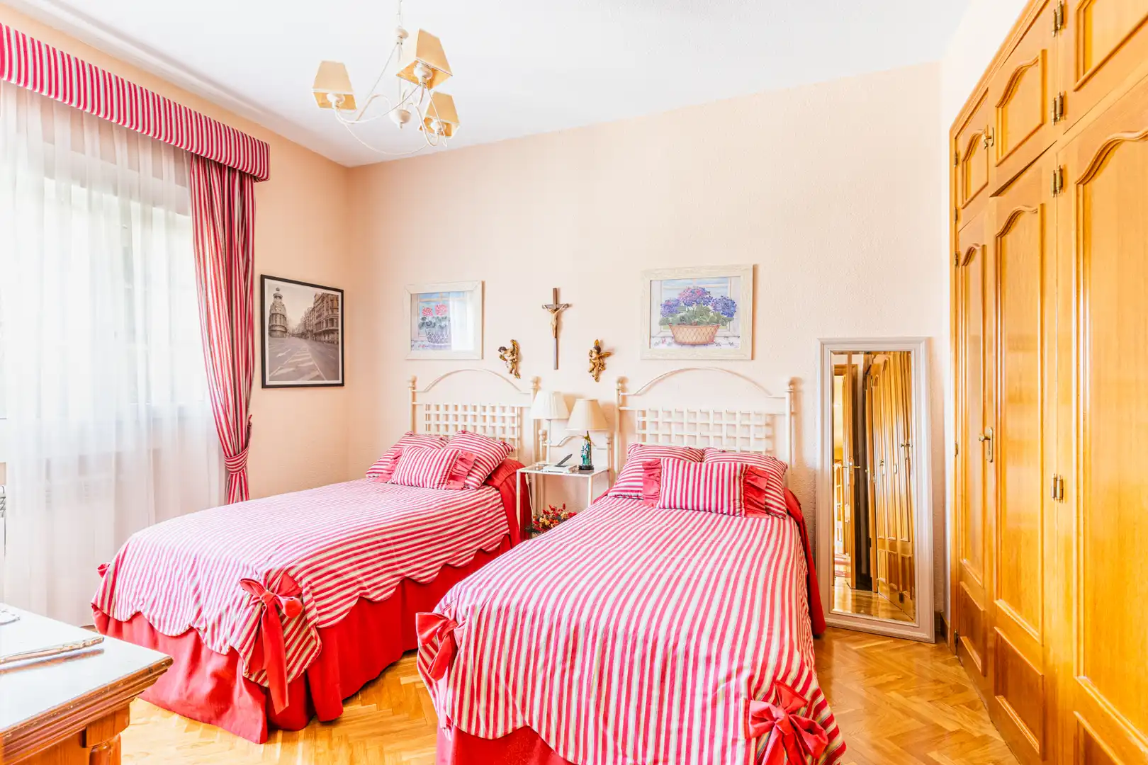 Bedroom of Houses for sale in Las Rozas de Madrid  with Air Conditioner, Heating and Private garden