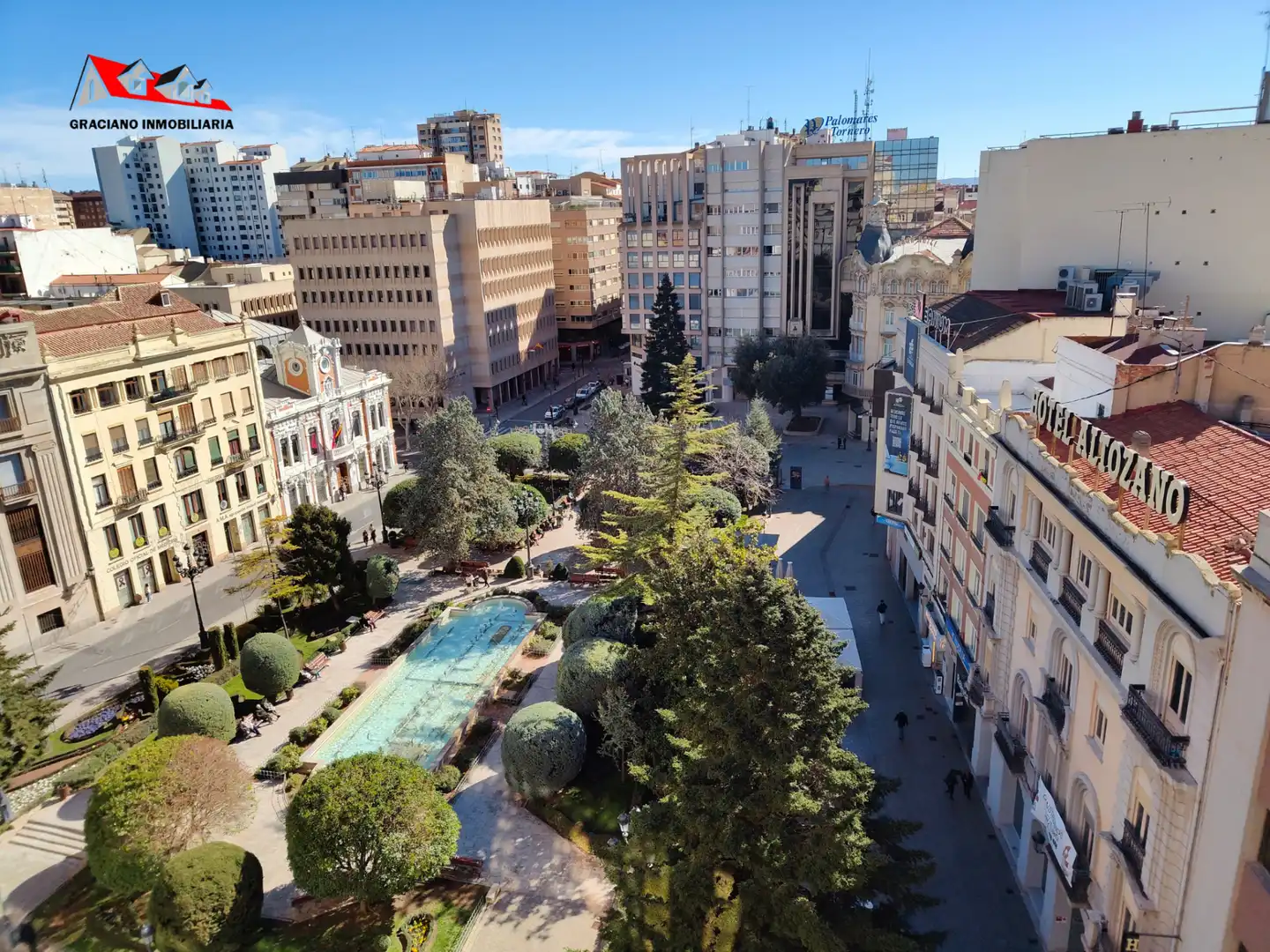 Àtic amb ascensor en venda a Centro