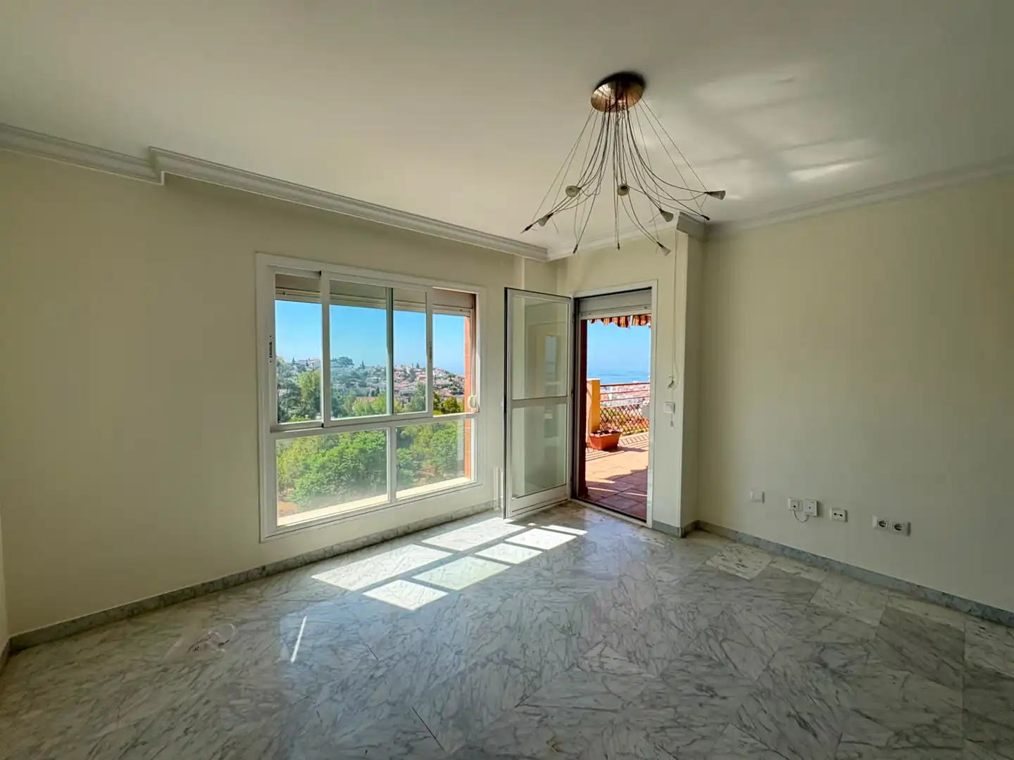 Living room of Flat for rent in Málaga  with Terrace and Community pool