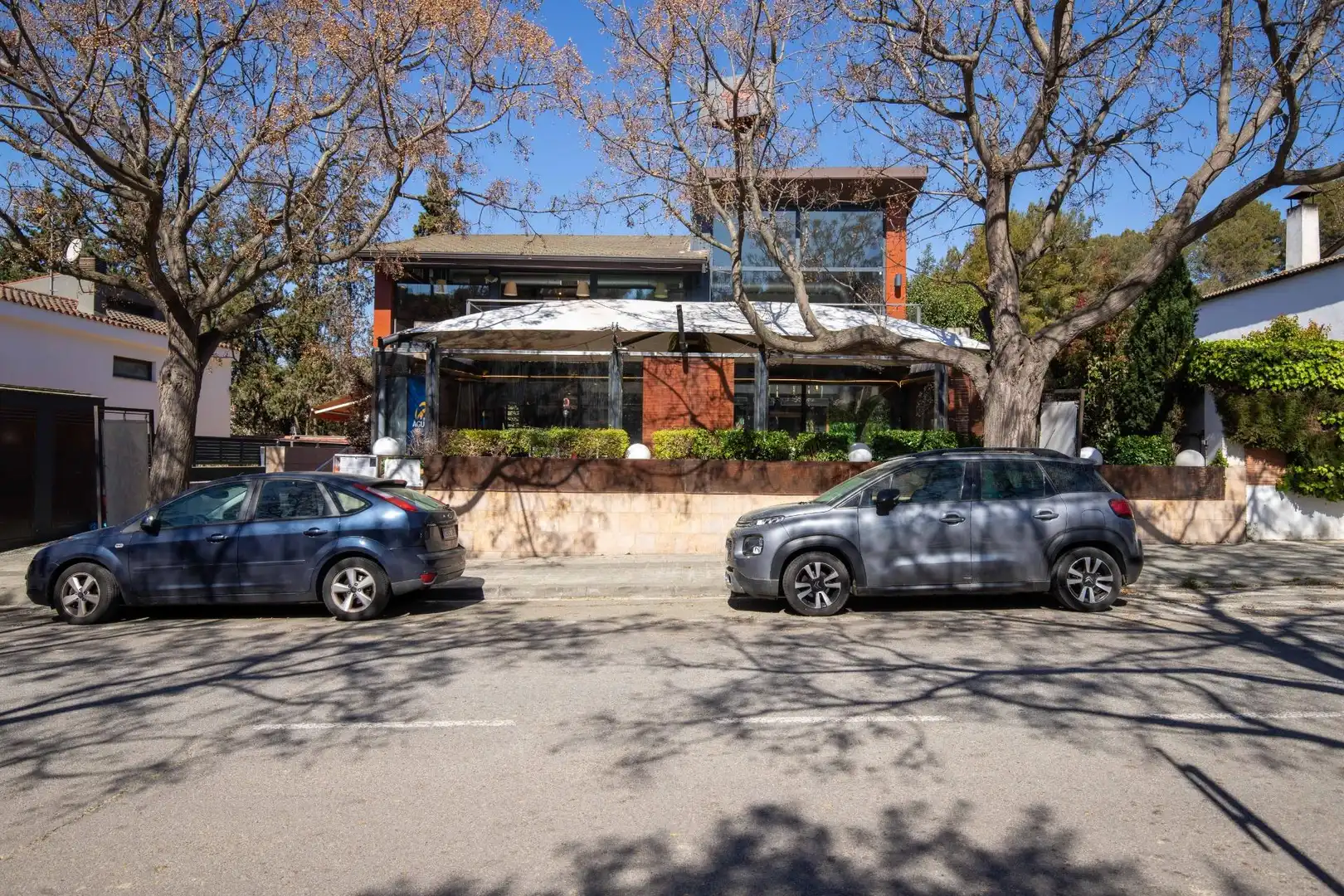 Exterior view of Commercial properties for sale in Sant Cugat del Vallès