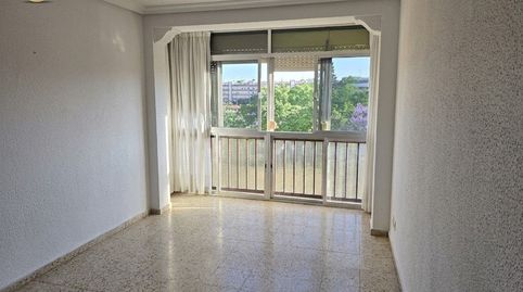 Foto 2 de Piso en venta en Avenida de la Paz, La Oliva, Sevilla Capital