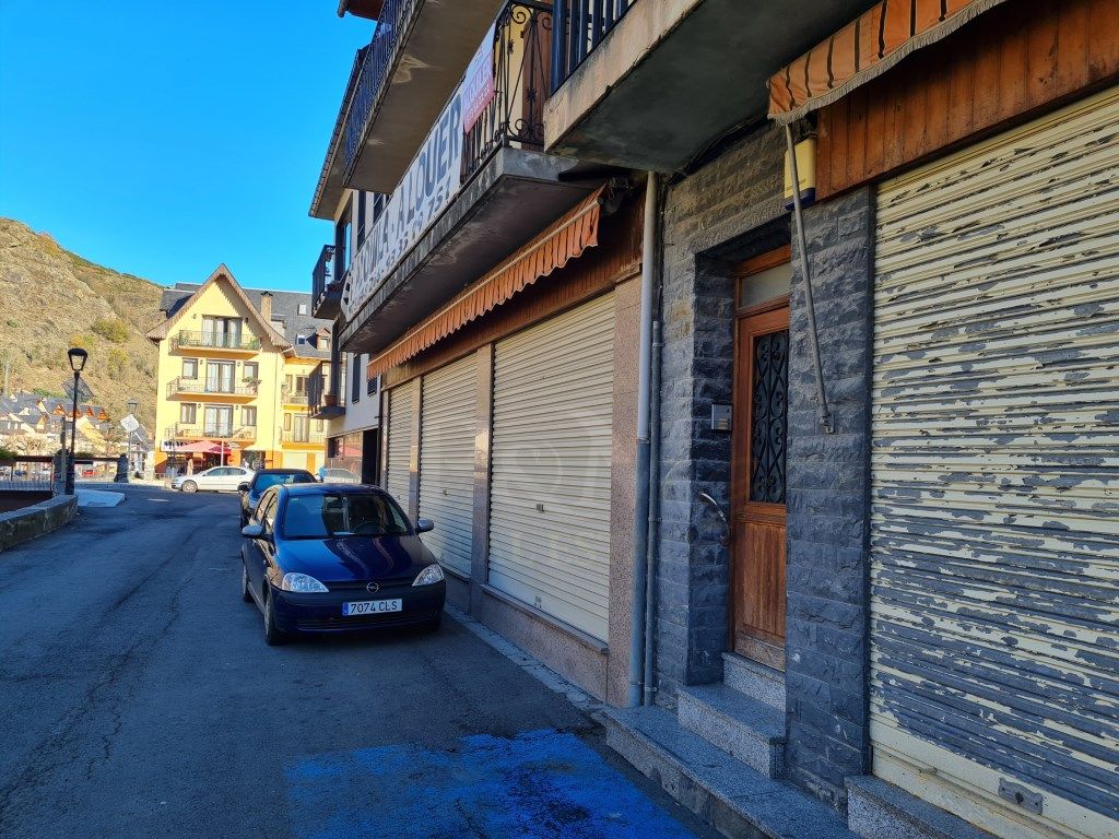 Vista exterior de Local de lloguer en Bossòst