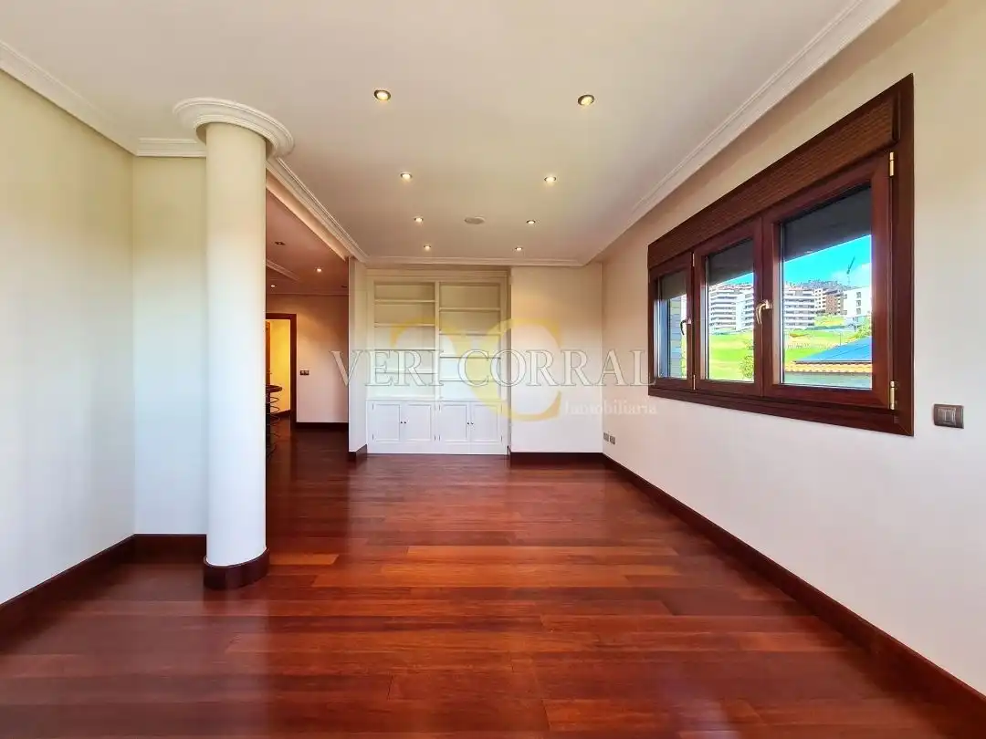 Casa o chalet en venta en Oviedo  con Calefacción, Jardín privado y Terraza