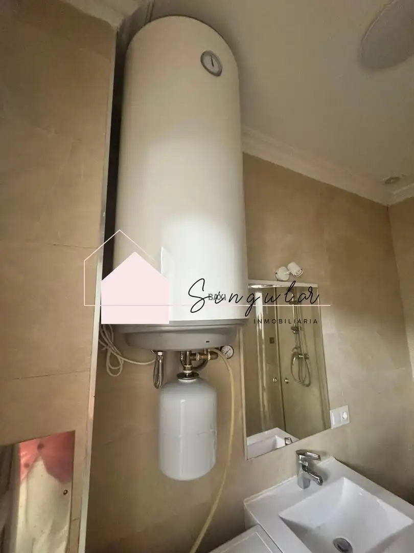 Bany de Pis de lloguer en Vigo  amb Calefacció i Moblat