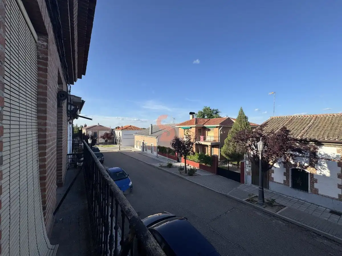 Vista exterior de Casa o chalet en venta en Alcazarén con Calefacción, Terraza y Trastero