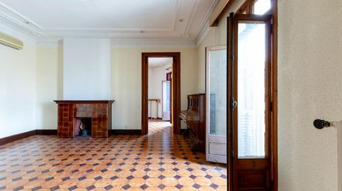 Inmobiliaria en Barcelona .  Venta de piso finca regia en Ensanche, imatge 2