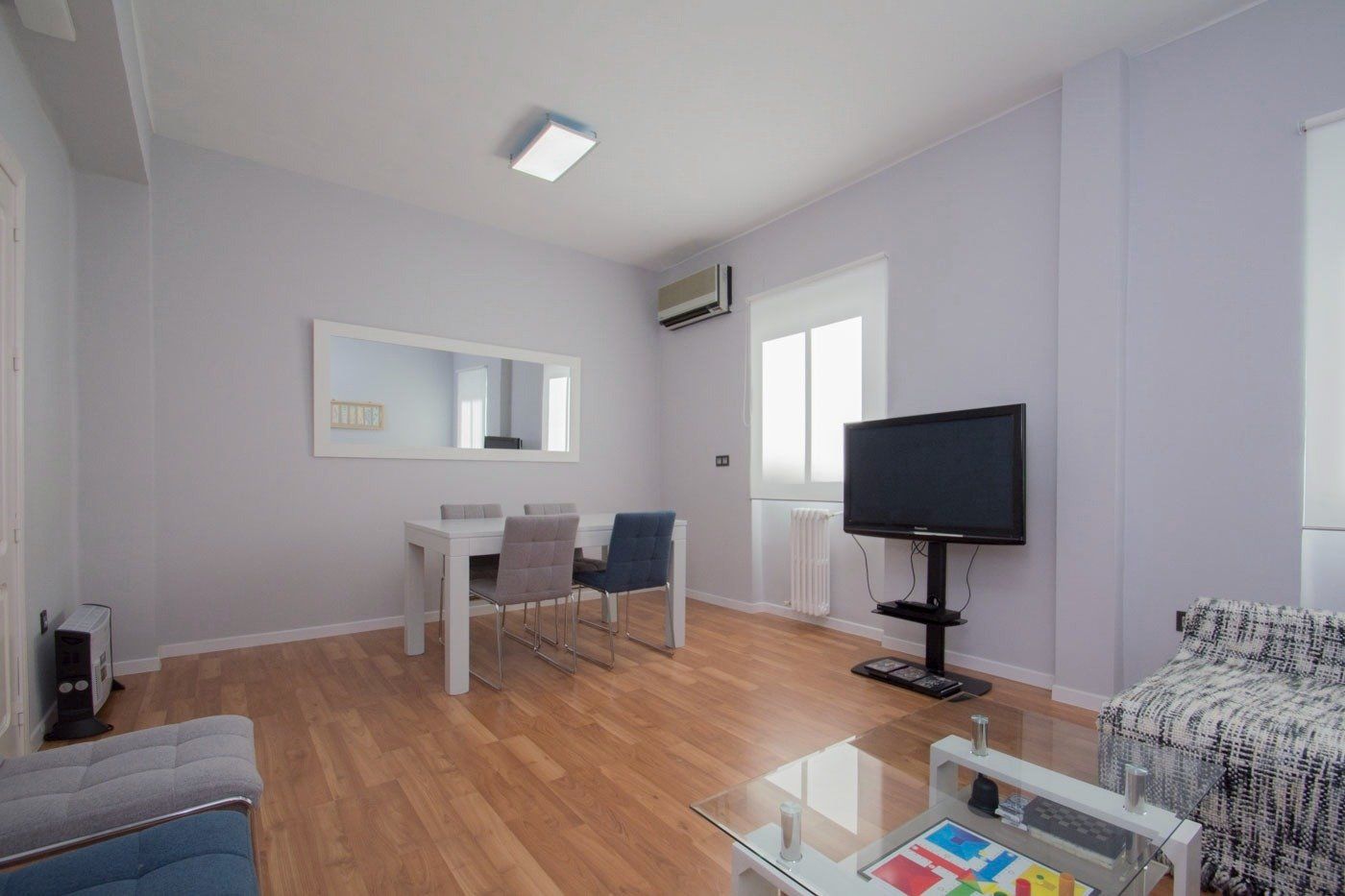 Living room of Flat for sale in  Granada Capital  with Air Conditioner, Heating and Balcony