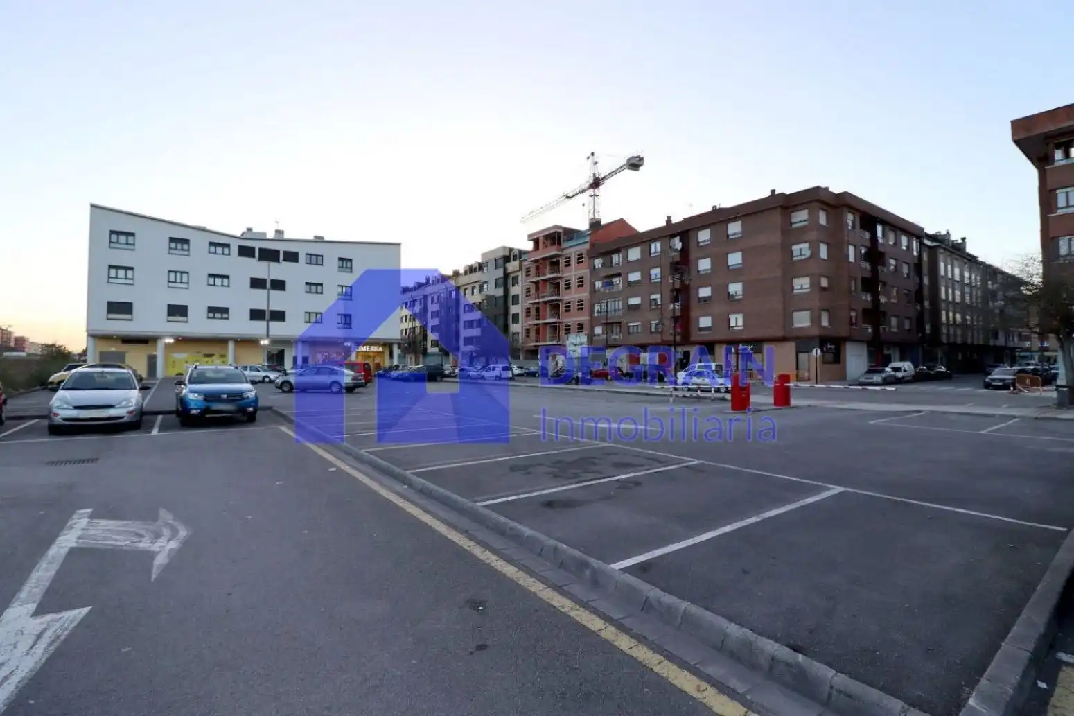 Aparcament de Local en venda en Siero