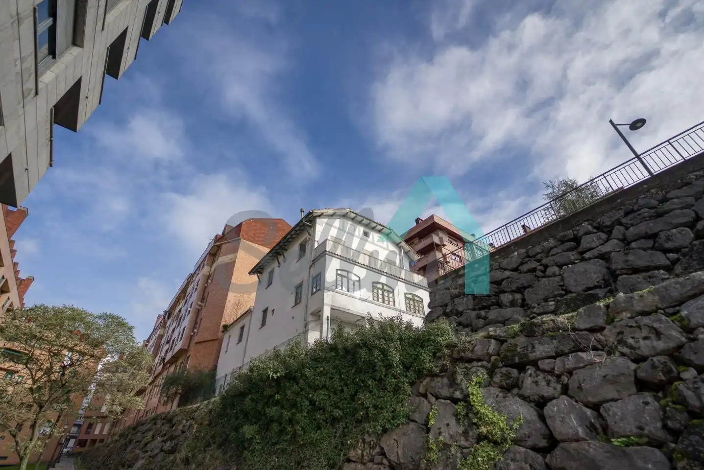 Außenansicht von Residential zum Verkauf in Oviedo 