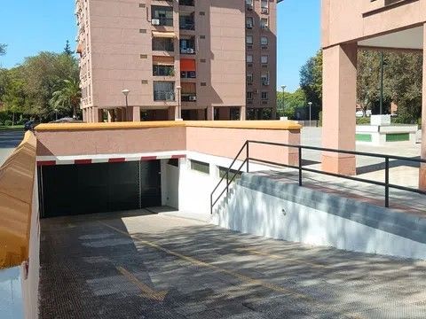 Aparcament de Garatge en venda en  Sevilla Capital