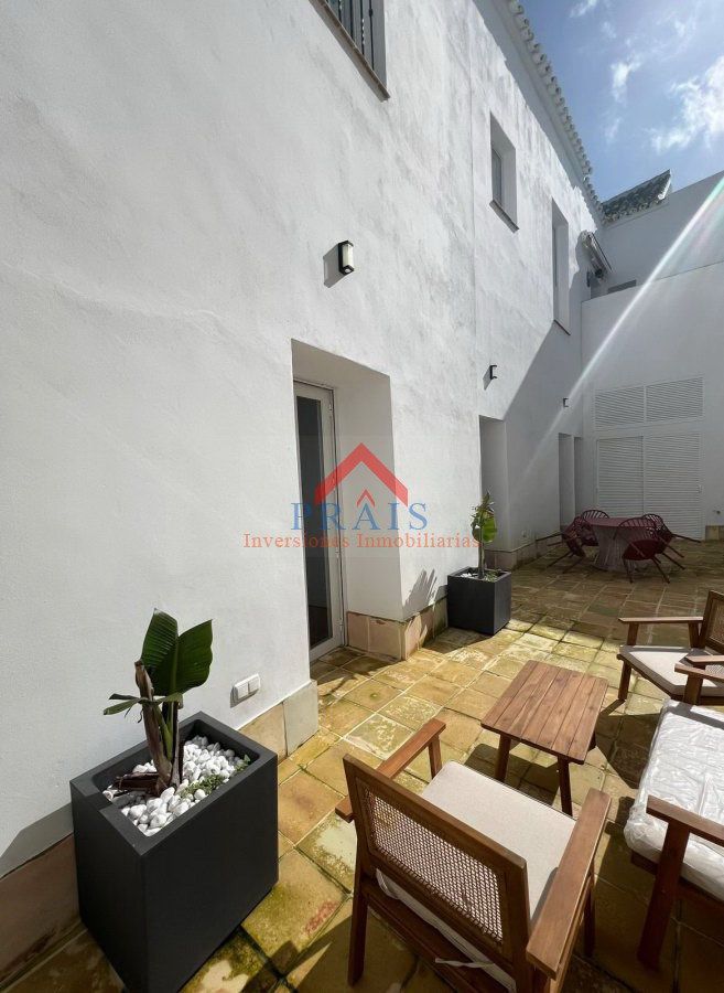 Außenansicht von Wohnung zum Verkauf in Utrera mit Klimaanlage, Terrasse und Möbliert