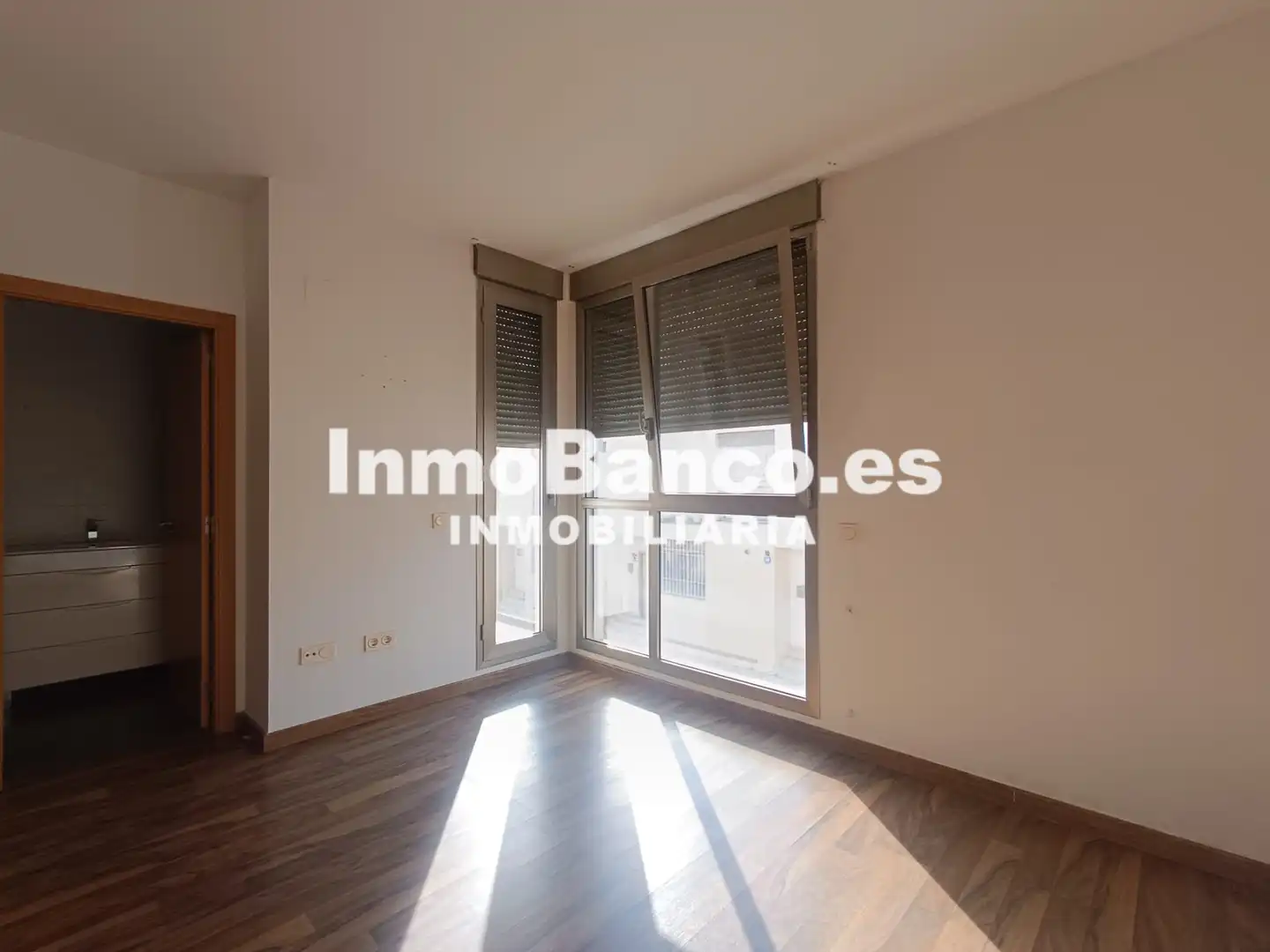 Habitación de Casa adosada de alquiler en La Pobla de Vallbona con Terraza