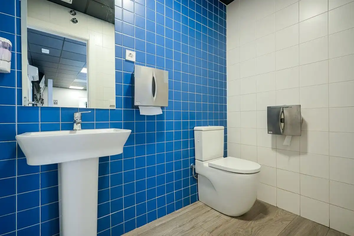 Badezimmer von Gebäude zum Verkauf in Madrid