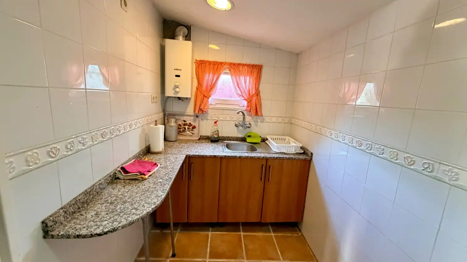 Cuina de Casa o xalet en venda en Mugardos amb Calefacció, Terrassa i Traster