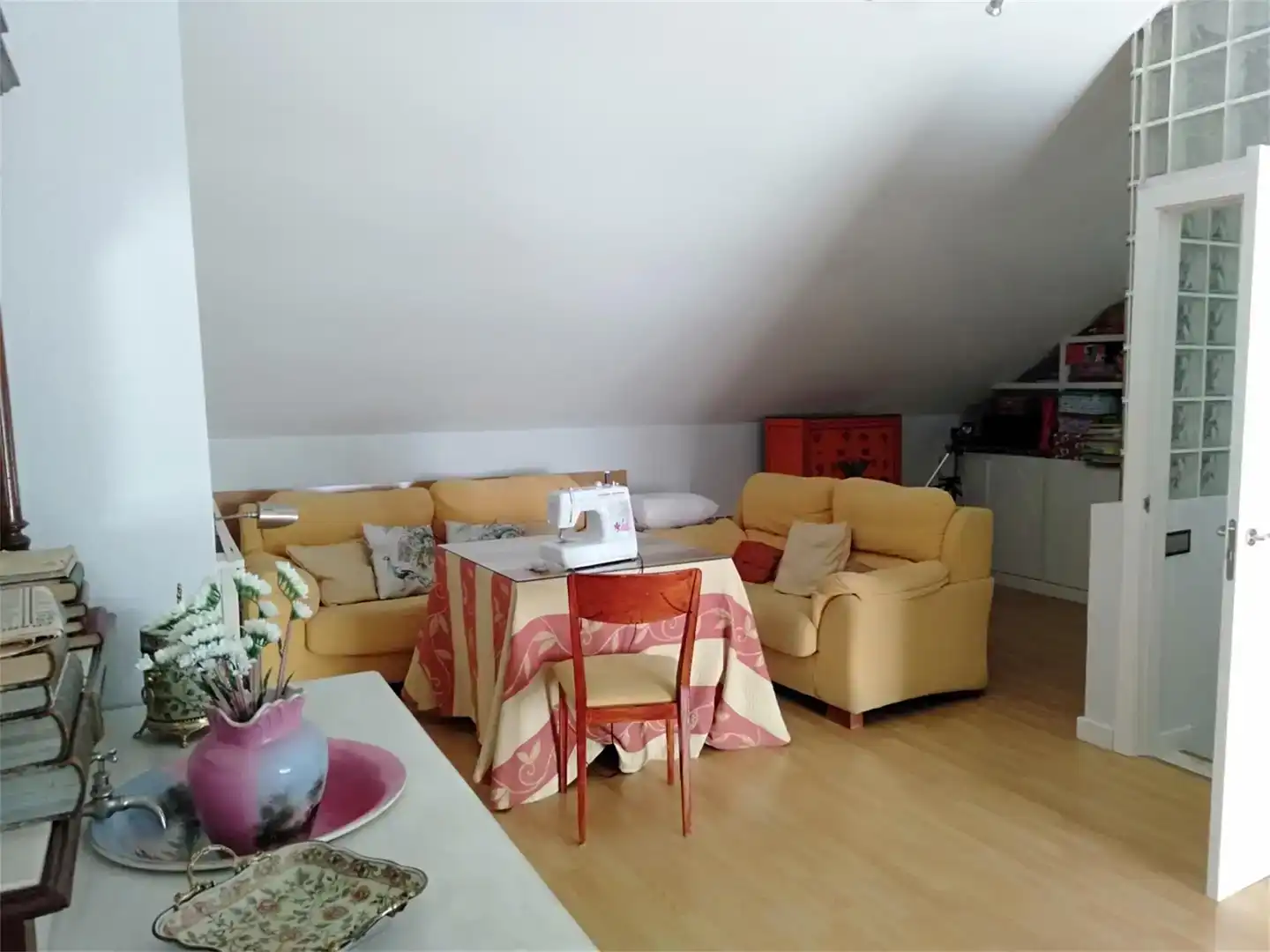 Sala d'estar de Casa adosada en venda en Badajoz amb Aire condicionat, Parquet i Traster