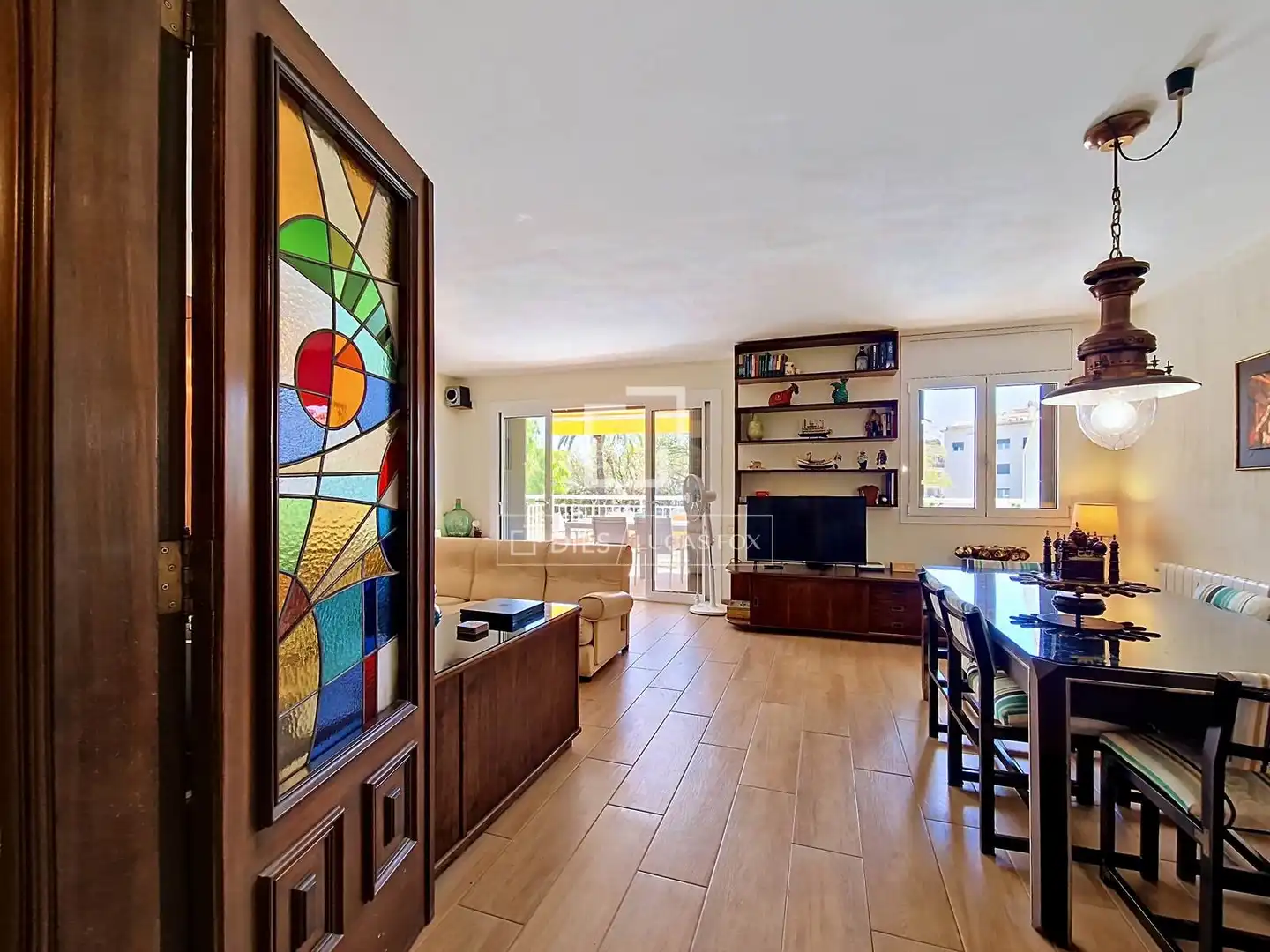 Living room of Flat for sale in Vilanova i la Geltrú  with Air Conditioner, Heating and Terrace