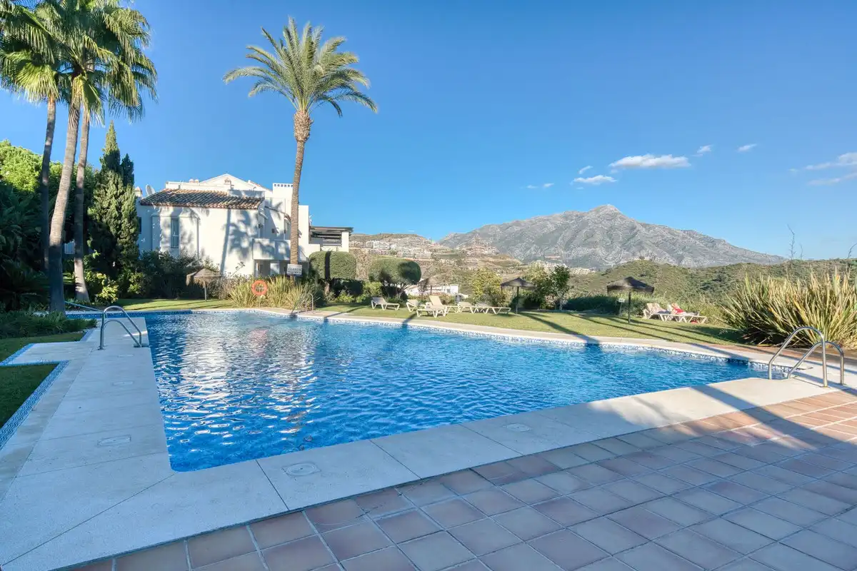 Jardín de Apartamento en venta en Benahavís con Aire acondicionado, Terraza y Piscina comunitaria
