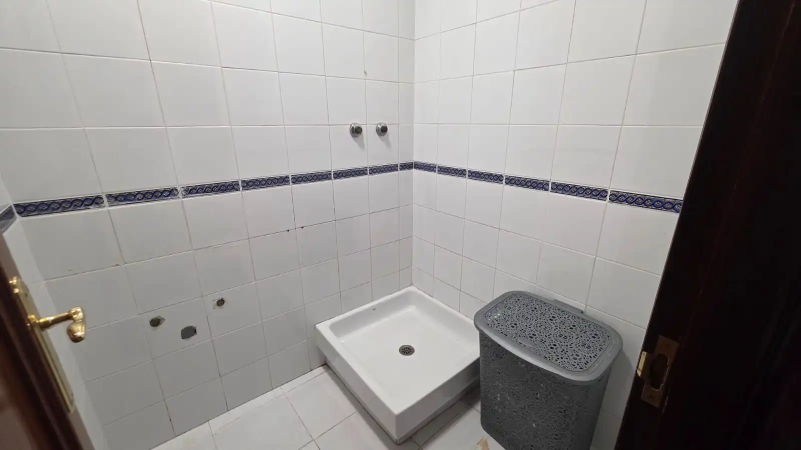 Bany de Pis en venda en Castro-Urdiales amb Calefacció, Terrassa i Traster