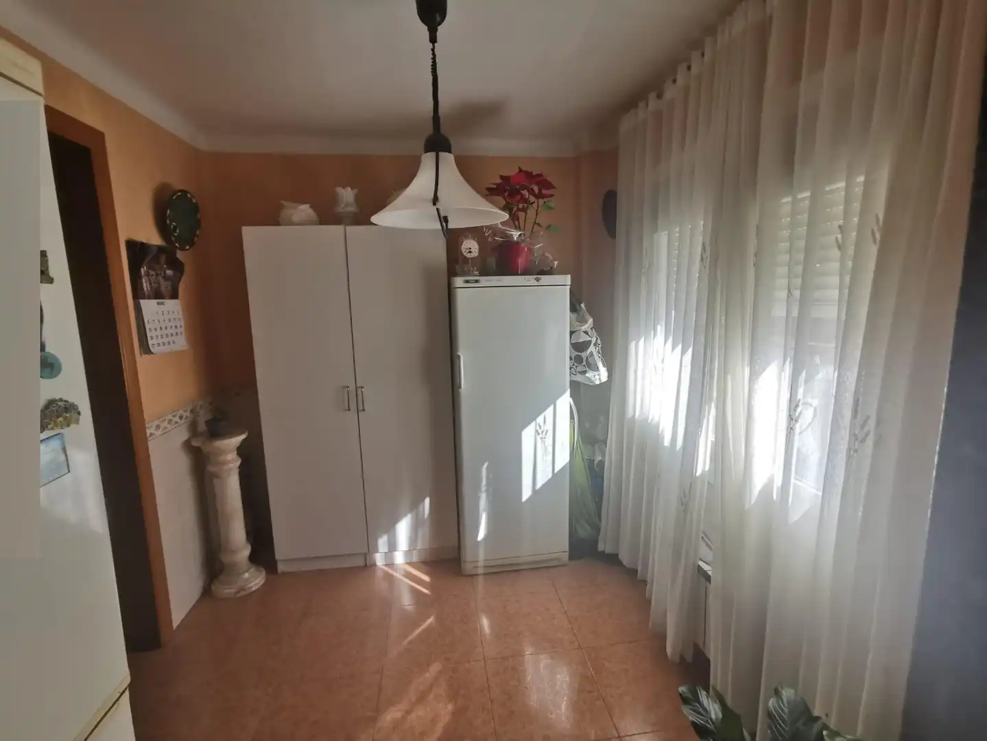 Cuina de Pis en venda en Manresa amb Calefacció i Moblat