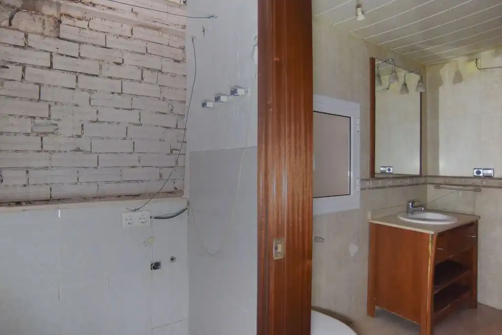 Bathroom of Flat for sale in Sabadell