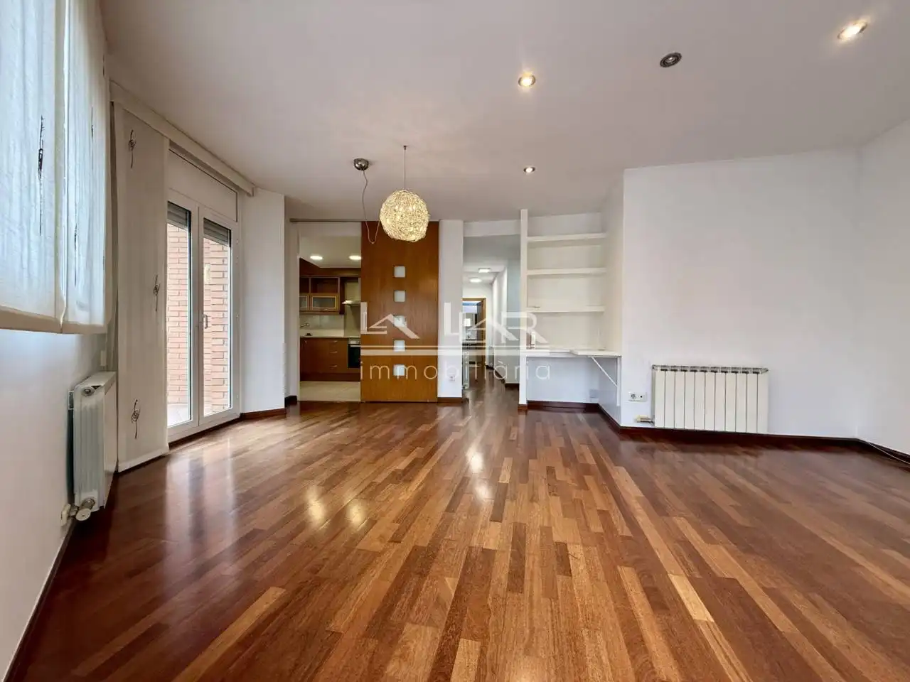 Sala d'estar de Pis en venda en Vic amb Calefacció, Parquet i Traster