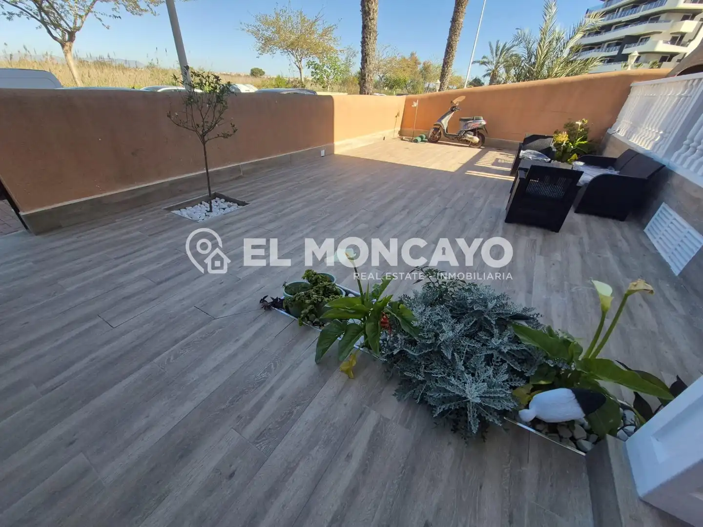 Terrace of Ground floor for sale in Guardamar del Segura  with Private garden, Terrace and Furnished