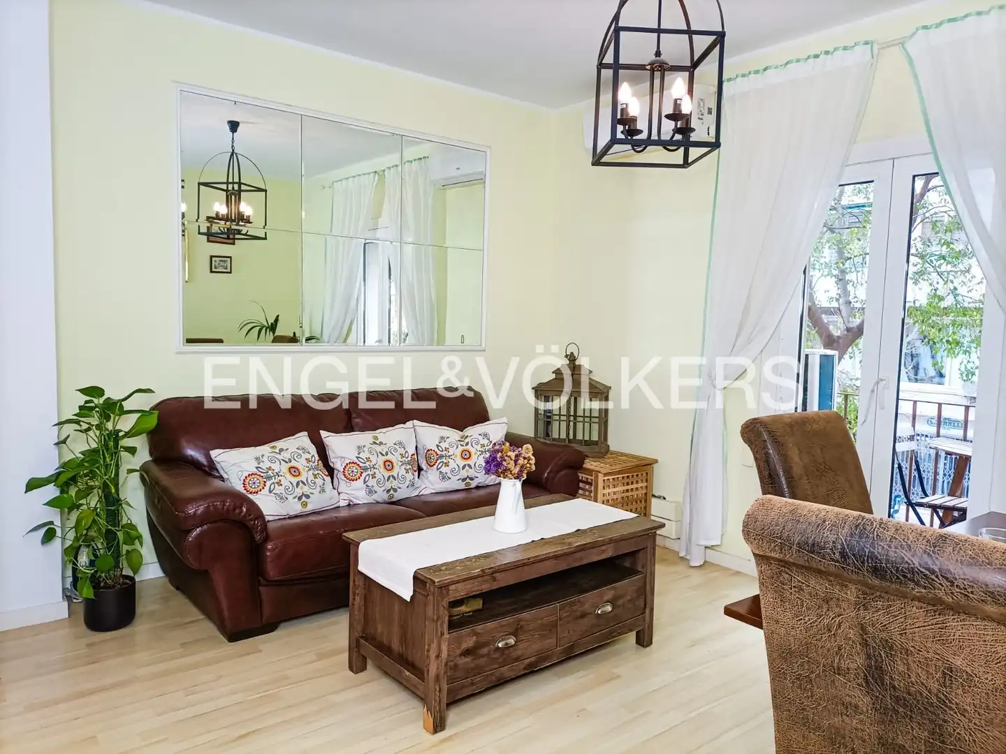 Sala de estar de Piso de alquiler en Barcelona con Aire acondicionado, Calefacción y Balcón