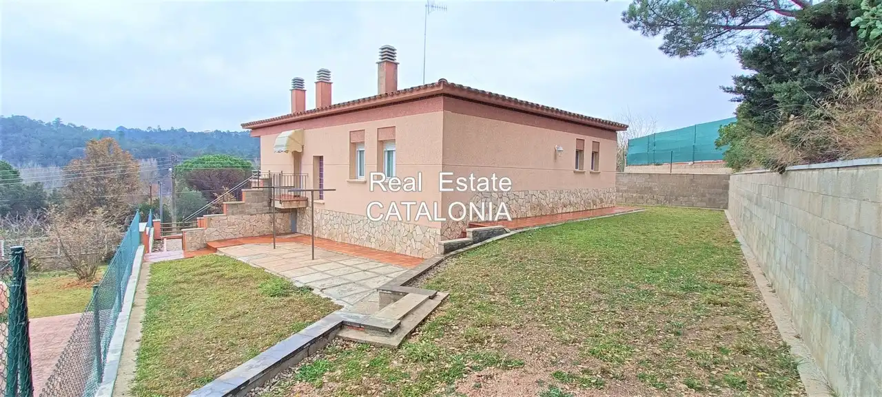 Vista exterior de Casa o xalet en venda en Lloret de Mar amb Calefacció, Jardí privat i Terrassa
