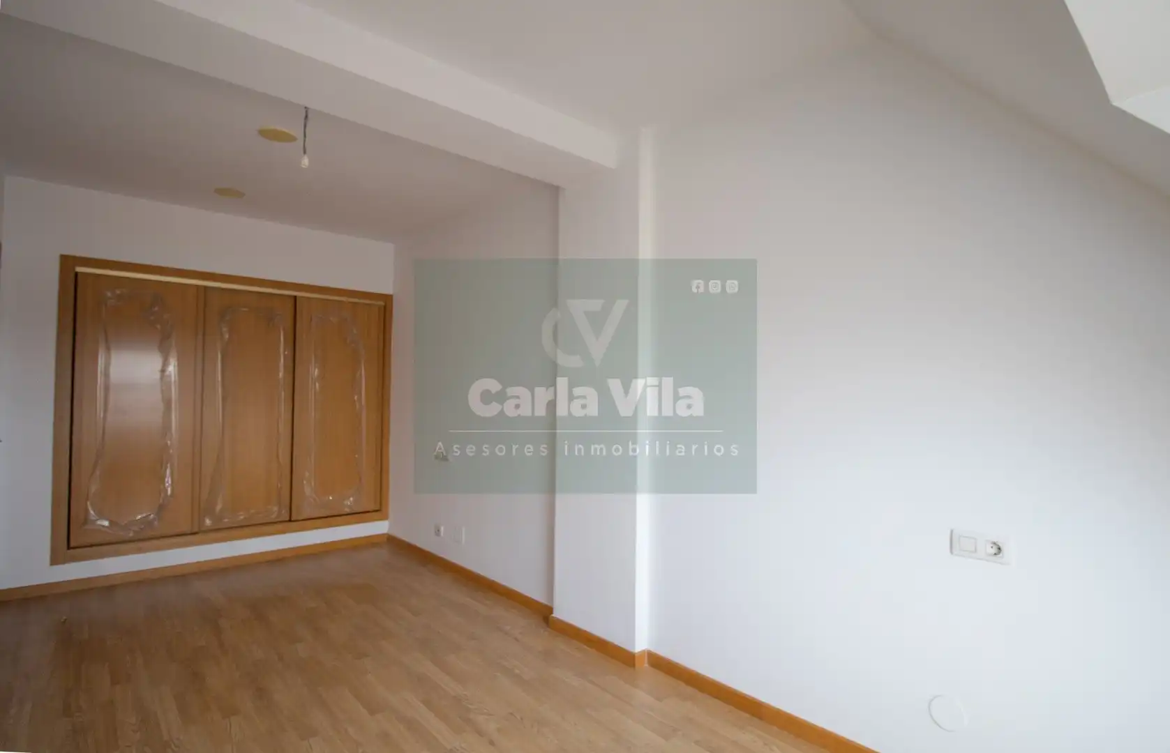 Habitación de Dúplex en venta en Lugo con Calefacción, Parquet y Terraza