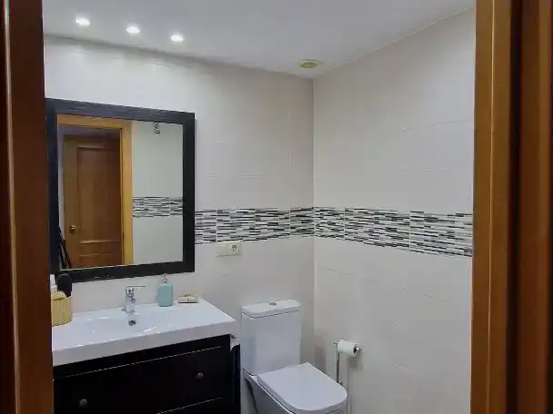 Bathroom of Flat for sale in Benalmádena  with Air Conditioner and Swimming Pool