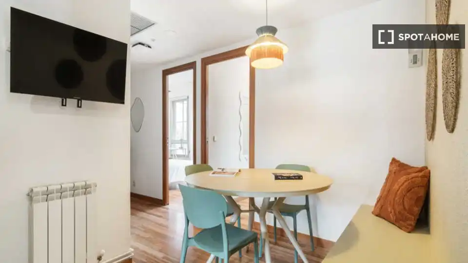 Dining room of Flat for rent in Madrid  with Air Conditioner, Heating and Furnished