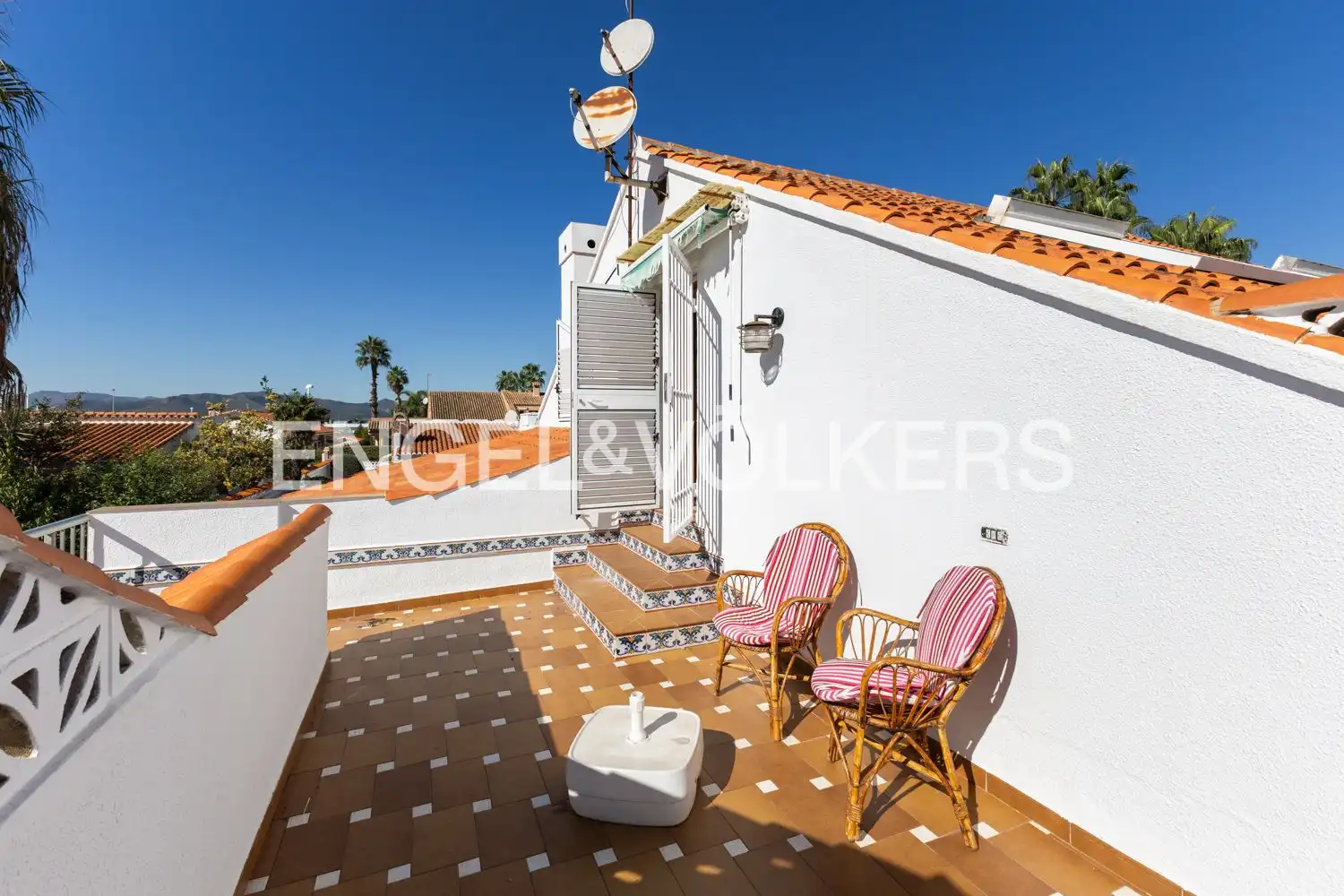 Terrassa de Casa o xalet en venda en Sagunto / Sagunt amb Aire condicionat, Calefacció i Jardí privat