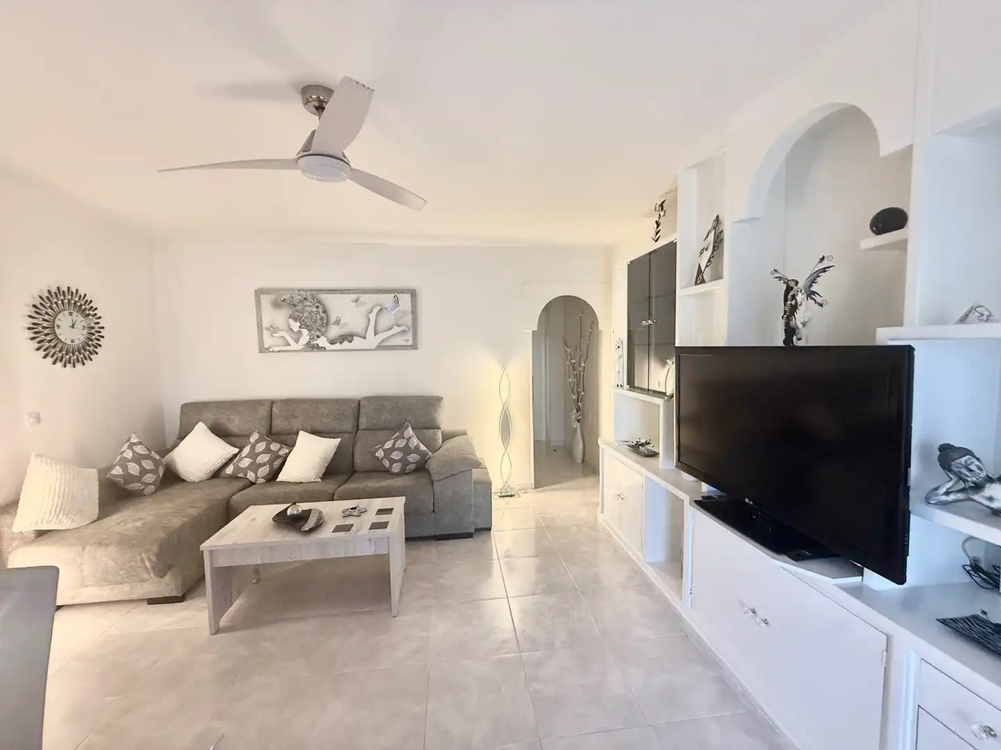 Living room of Flat for sale in Madrid  with Heating, Terrace and Furnished