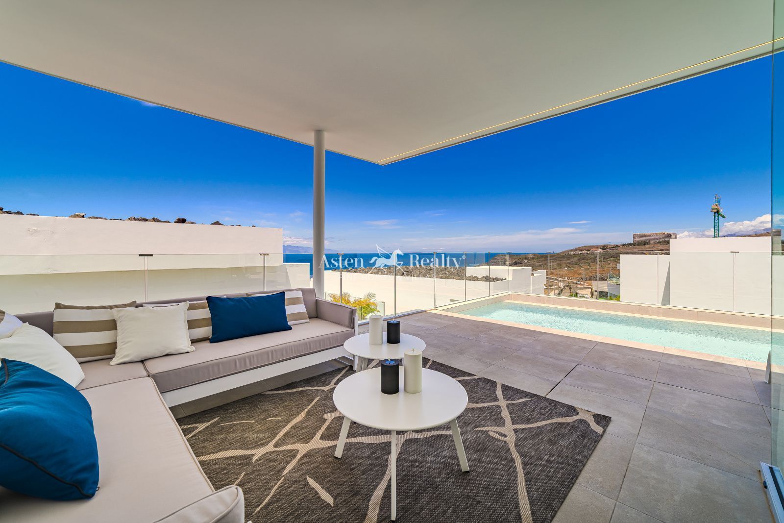 Vista exterior de Casa o xalet en venda en Adeje amb Aire condicionat, Calefacció i Jardí privat