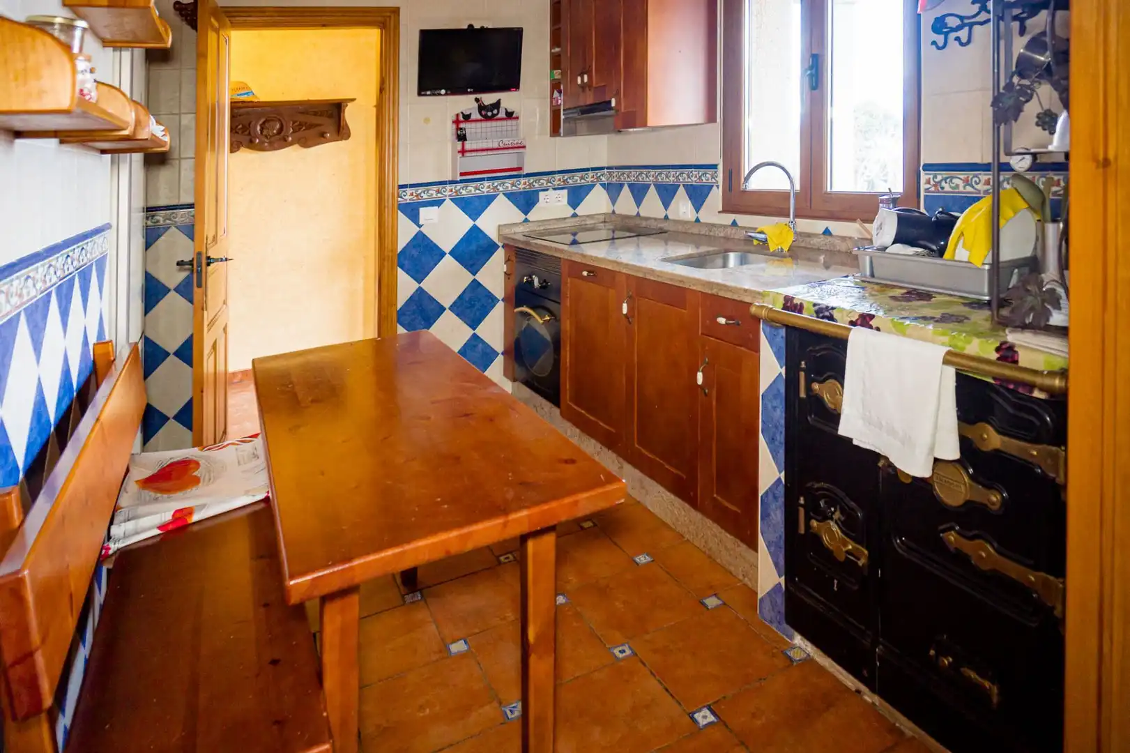 Cuina de Casa o xalet en venda en Villagatón amb Aire condicionat, Calefacció i Jardí privat