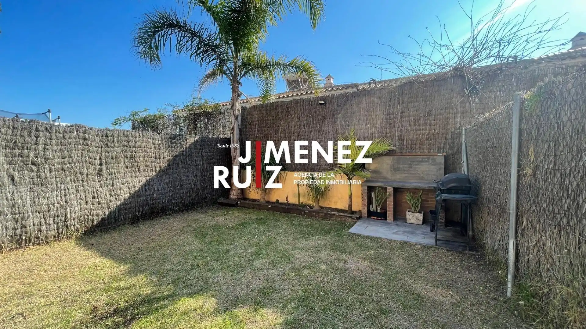 Garten von Einfamilien-Reihenhaus zur Miete in El Puerto de Santa María mit Klimaanlage, Privatgarten und Balkon